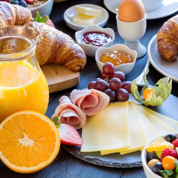 Ontbijttafel de luxe . f