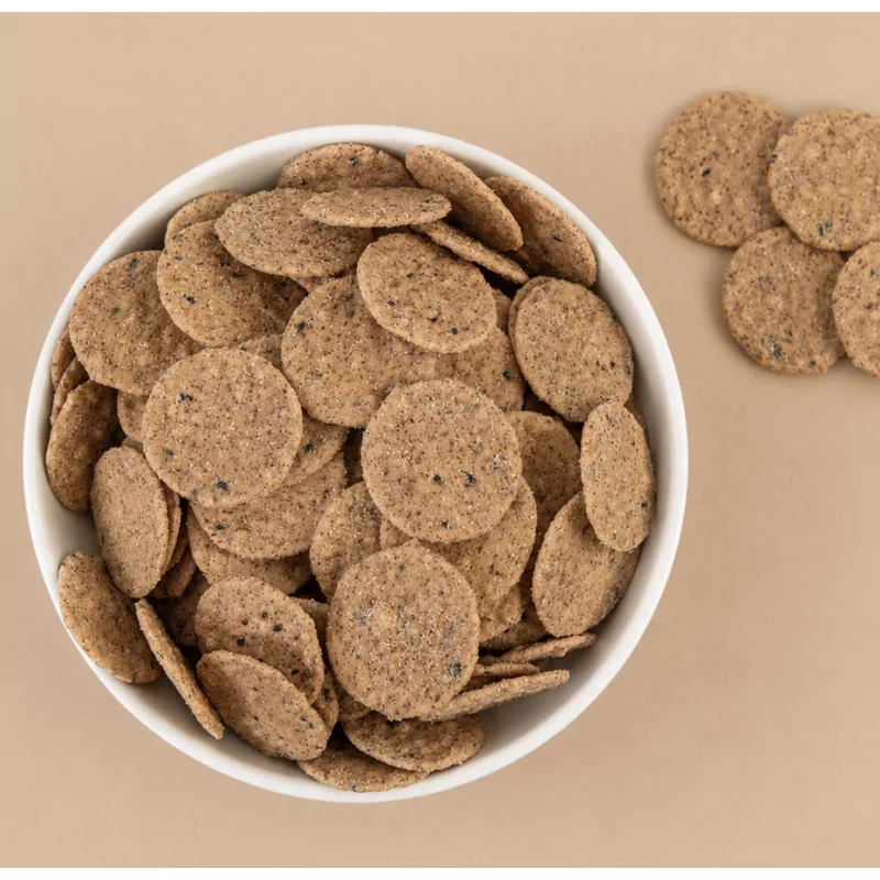 Black pepper crackers